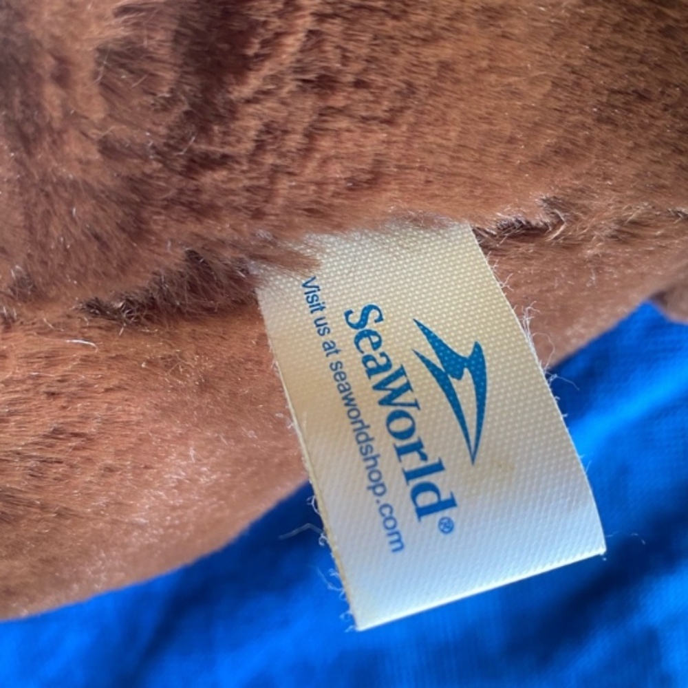 SALE!!! SeaWorld 2021 Walrus plush toy - Picture 4 of 6